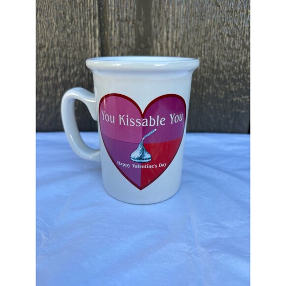 Hersheys Ceramic Valentines Mug "You Kissable You" Heart Design & Classic Handle - Picture 3 of 7